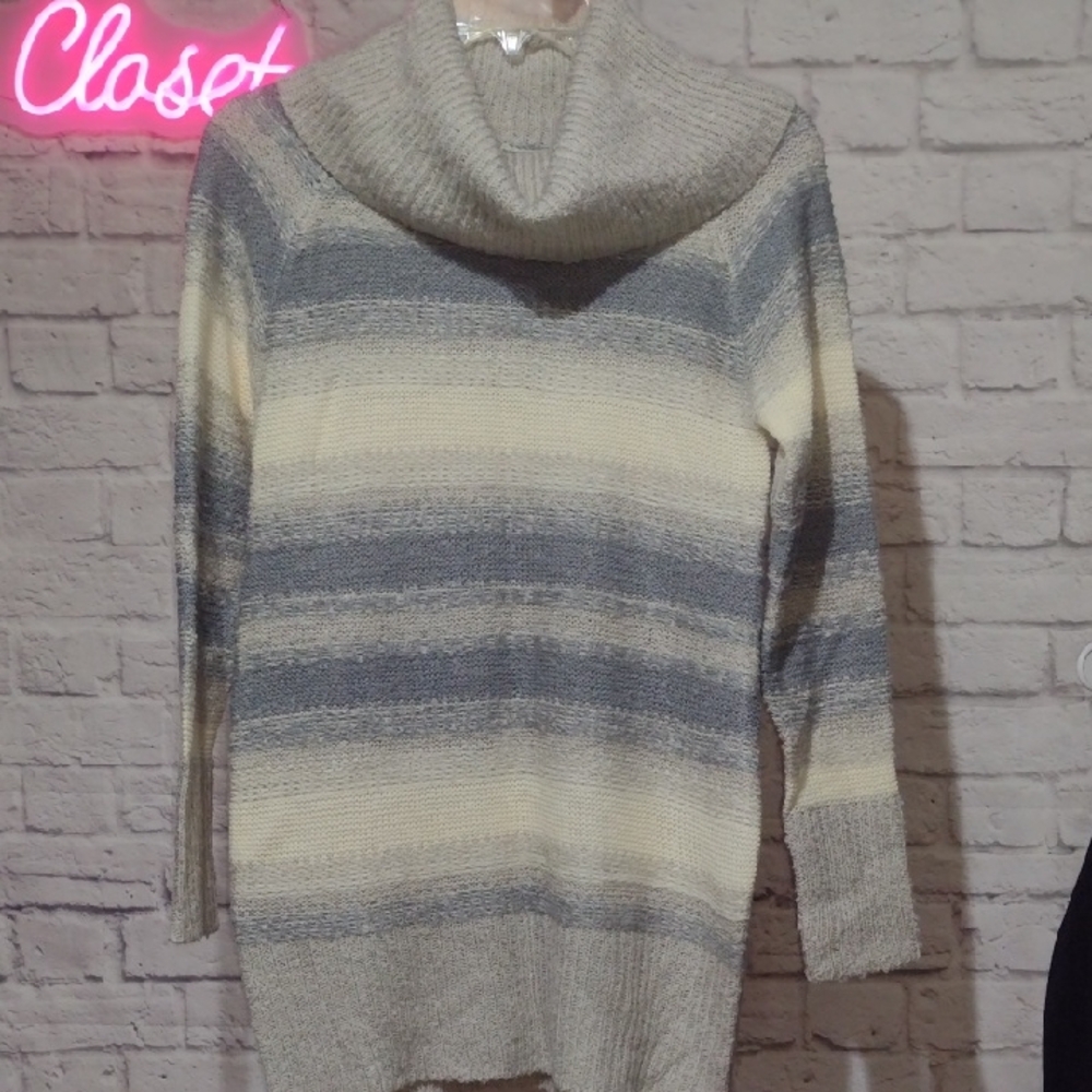 Maurices Gray and Cream Striped Turtleneck Sweater NWT Xs